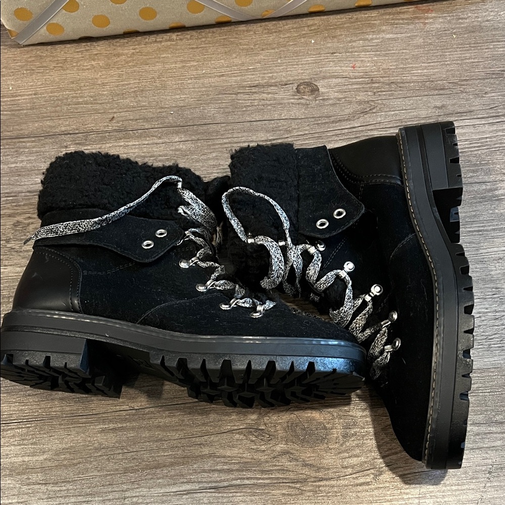 NWOT TIME and TRU Black Faux Suede Hiking Style with Memory foam Boots 10